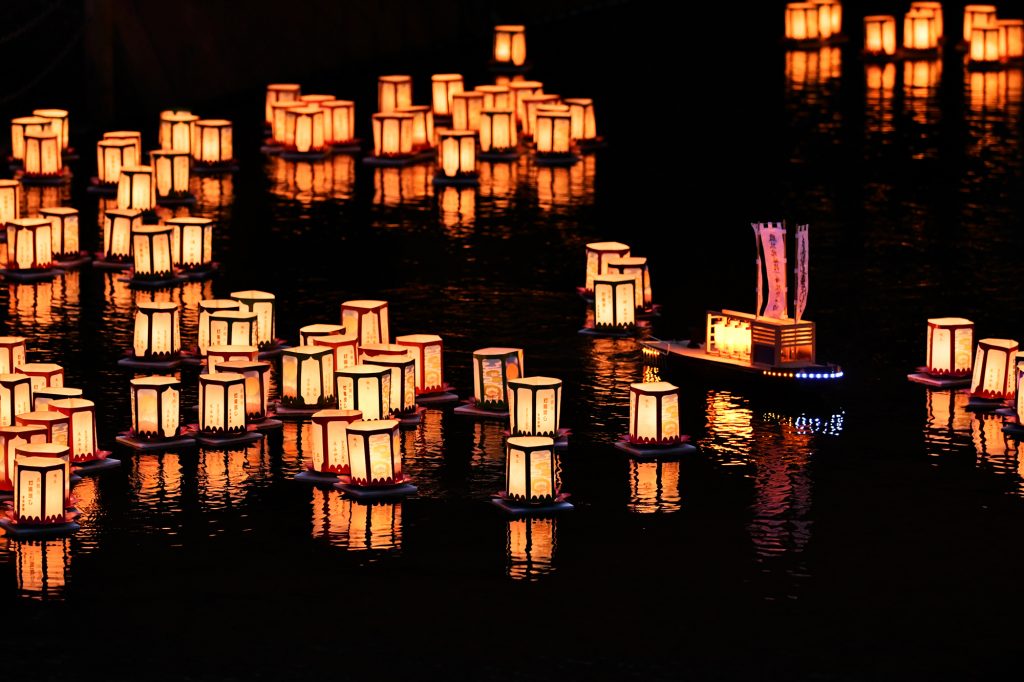 灯篭流しの画像